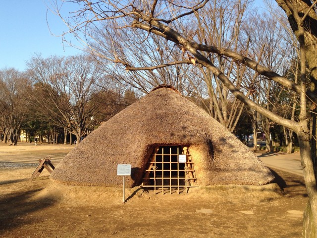 水子貝塚の竪穴式住居